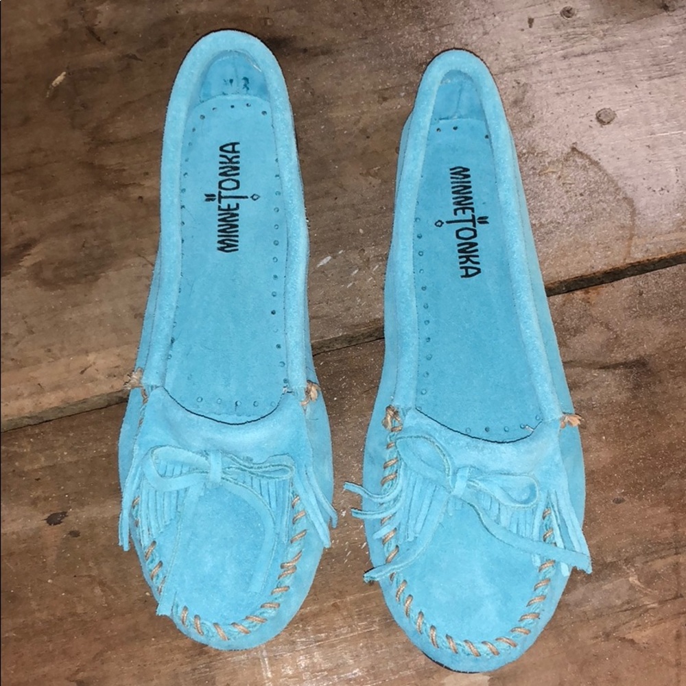 ❤️ NEW W/O TAGS ❤️ Minnetonka Suede Moccasins - Picture 2 of 5